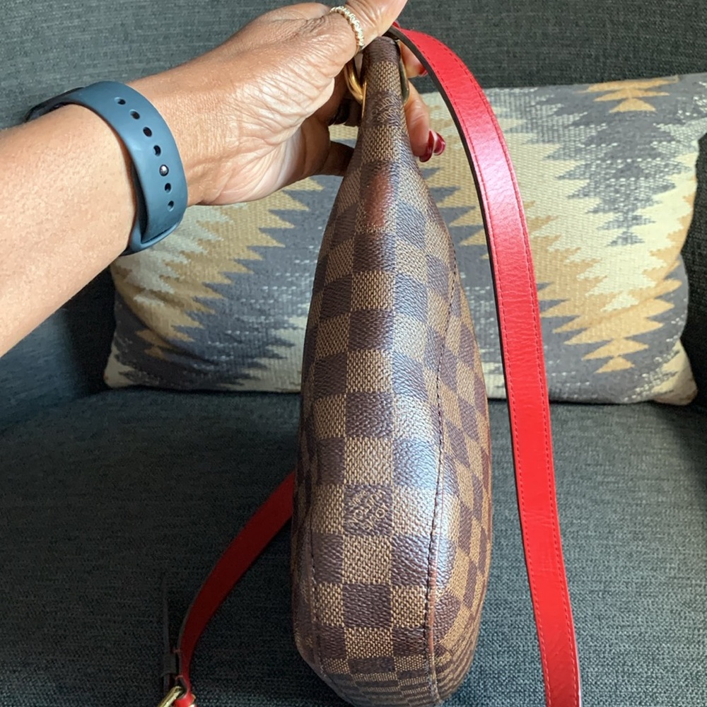 ❤️🤎💄💋Louis Vuitton South Bank Besace Bag❤️🤎💄💋 - Picture 7 of 16